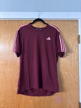 adidas Men's Maroon Short Sleeve Tee with Pink Stripes